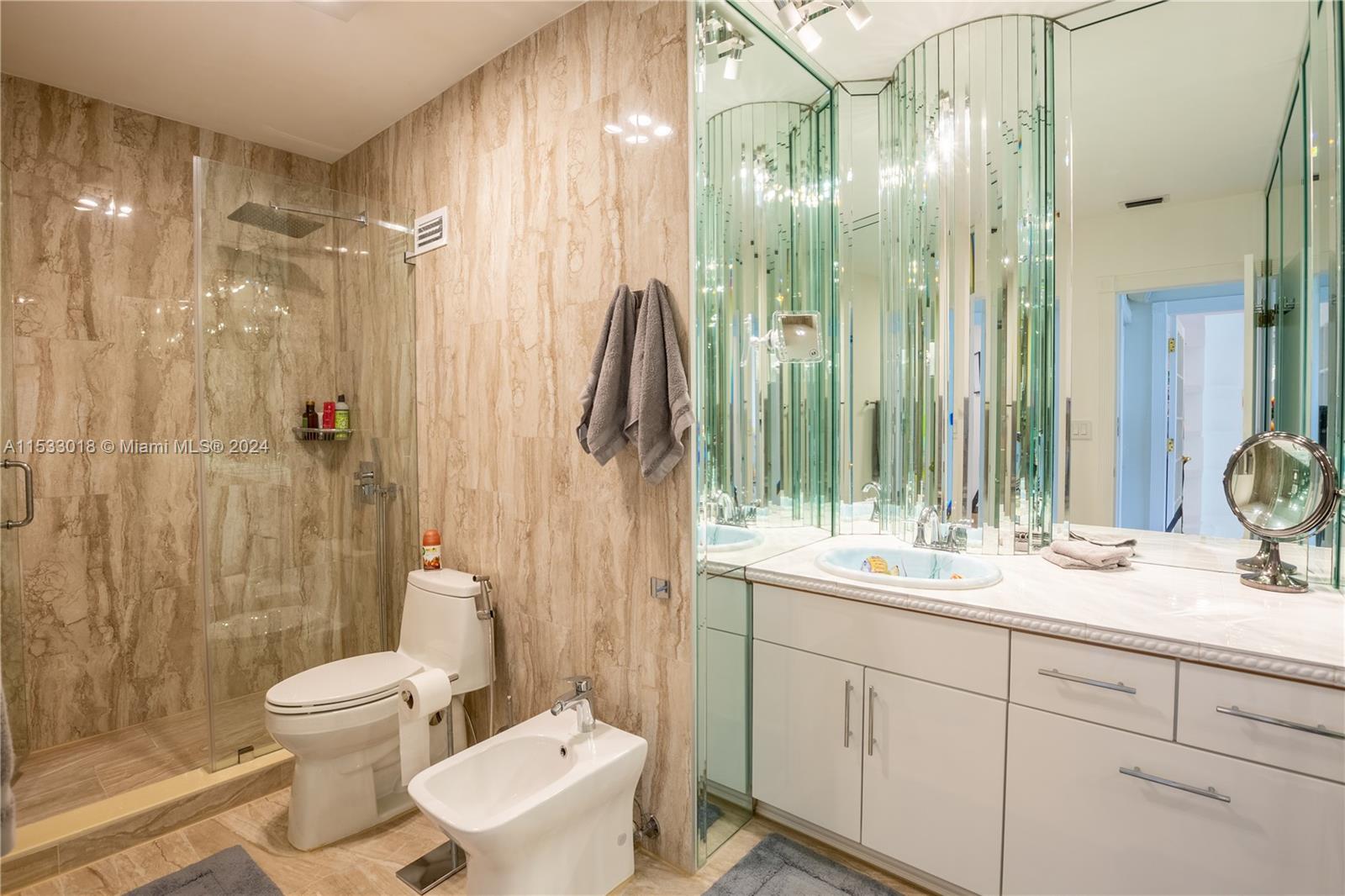 3725 S Ocean Dr PH18, Hollywood, Florida 33019, 2 Bedrooms Bedrooms, ,2 BathroomsBathrooms,Residential,For Sale,3725 S Ocean Dr PH18,A11533018