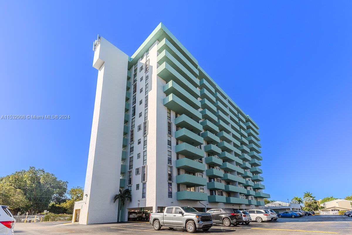 1825 W 44th Pl #808 For Sale A11532998, FL