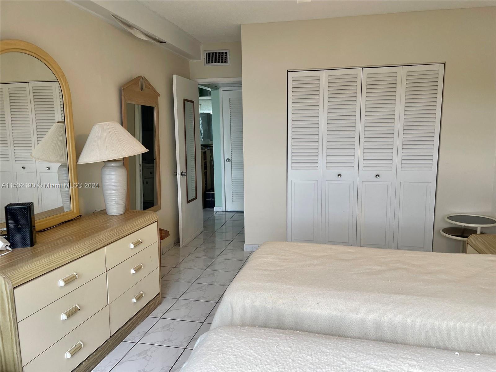 400 Kings Point Dr, Sunny Isles Beach, FL, 33160 United States, 1 Bedroom Bedrooms, ,1 BathroomBathrooms,Residential,For Sale,Kings Point Dr,A11532190