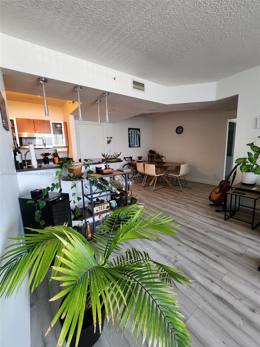 18800 NE 29th Ave 405, Aventura, Florida 33180, 2 Bedrooms Bedrooms, ,2 BathroomsBathrooms,Residentiallease,For Rent,18800 NE 29th Ave 405,A11533067