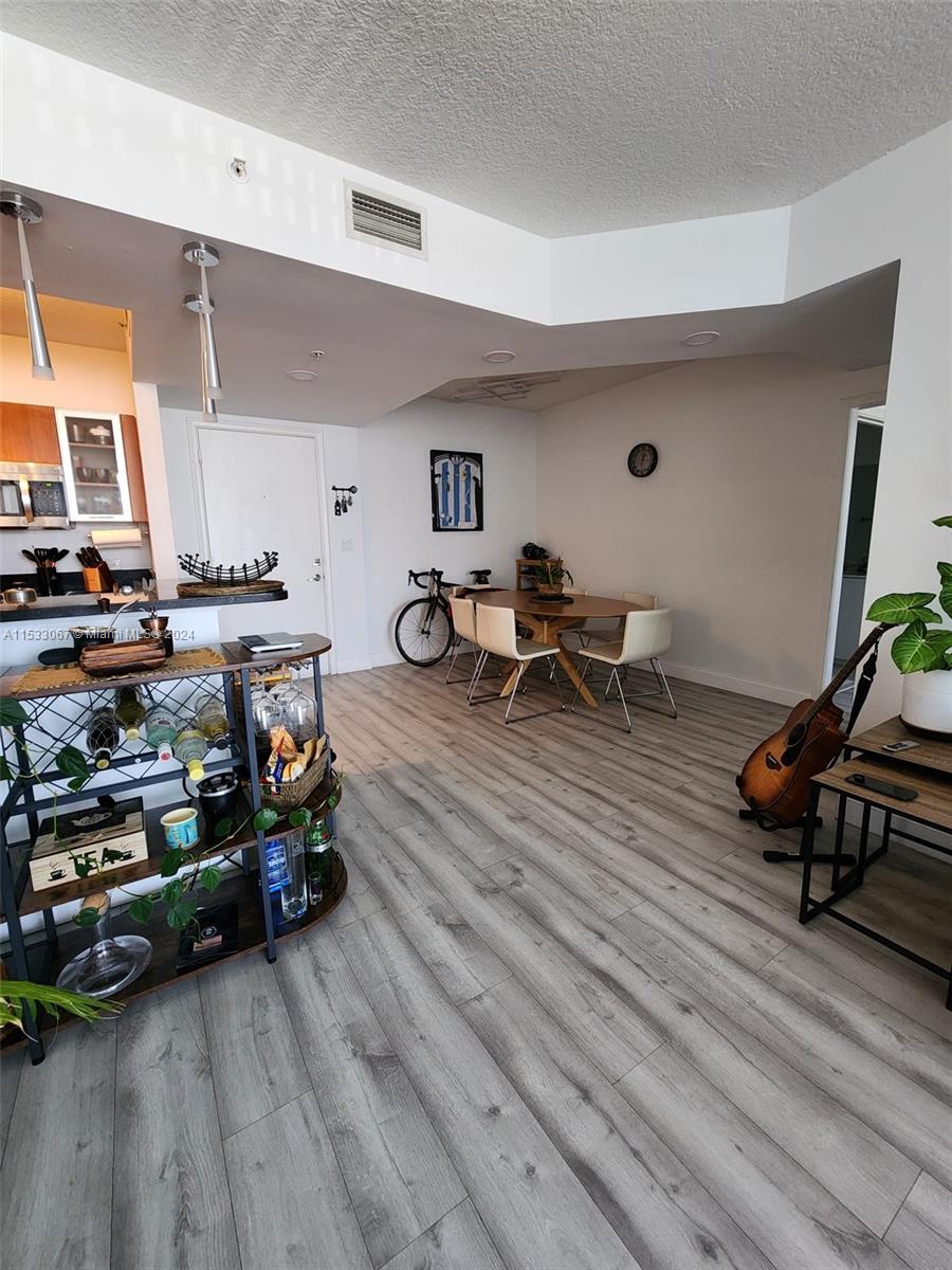 18800 NE 29th Ave 405, Aventura, Florida 33180, 2 Bedrooms Bedrooms, ,2 BathroomsBathrooms,Residentiallease,For Rent,18800 NE 29th Ave 405,A11533067