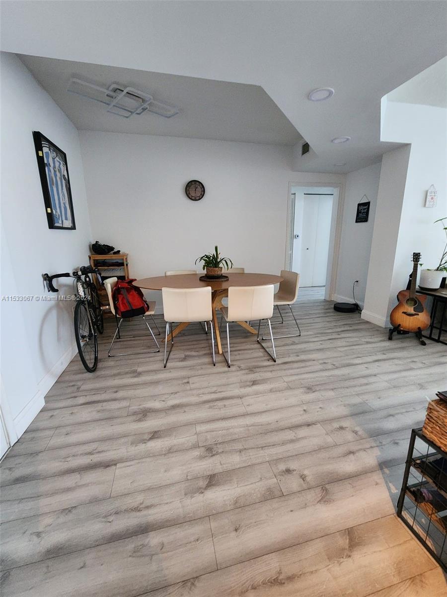 18800 NE 29th Ave 405, Aventura, Florida 33180, 2 Bedrooms Bedrooms, ,2 BathroomsBathrooms,Residentiallease,For Rent,18800 NE 29th Ave 405,A11533067