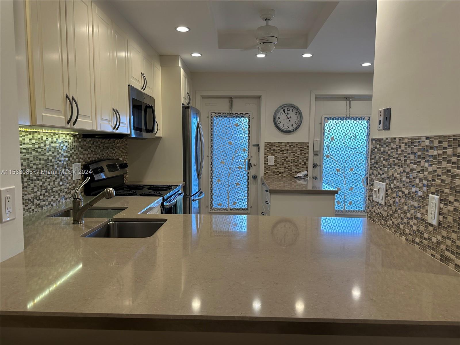 440 Paradise Isle Blvd 304, Hallandale Beach, Florida 33009, 2 Bedrooms Bedrooms, ,2 BathroomsBathrooms,Residential,For Sale,440 Paradise Isle Blvd 304,A11533088