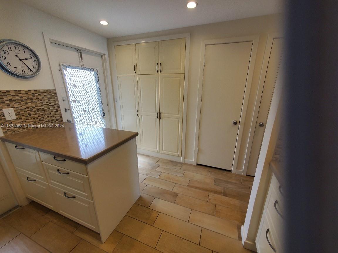 440 Paradise Isle Blvd 304, Hallandale Beach, Florida 33009, 2 Bedrooms Bedrooms, ,2 BathroomsBathrooms,Residential,For Sale,440 Paradise Isle Blvd 304,A11533088