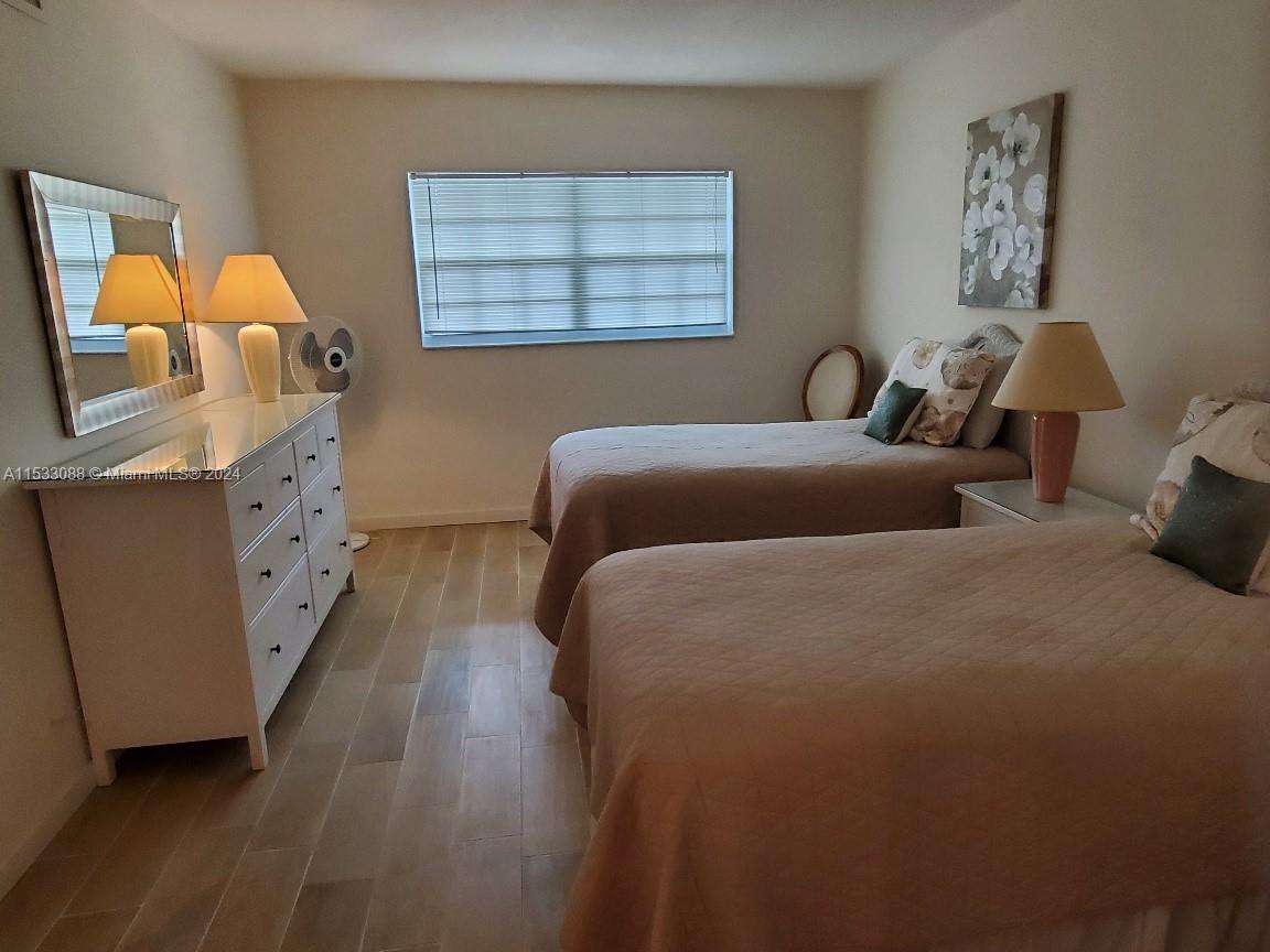 440 Paradise Isle Blvd 304, Hallandale Beach, Florida 33009, 2 Bedrooms Bedrooms, ,2 BathroomsBathrooms,Residential,For Sale,440 Paradise Isle Blvd 304,A11533088