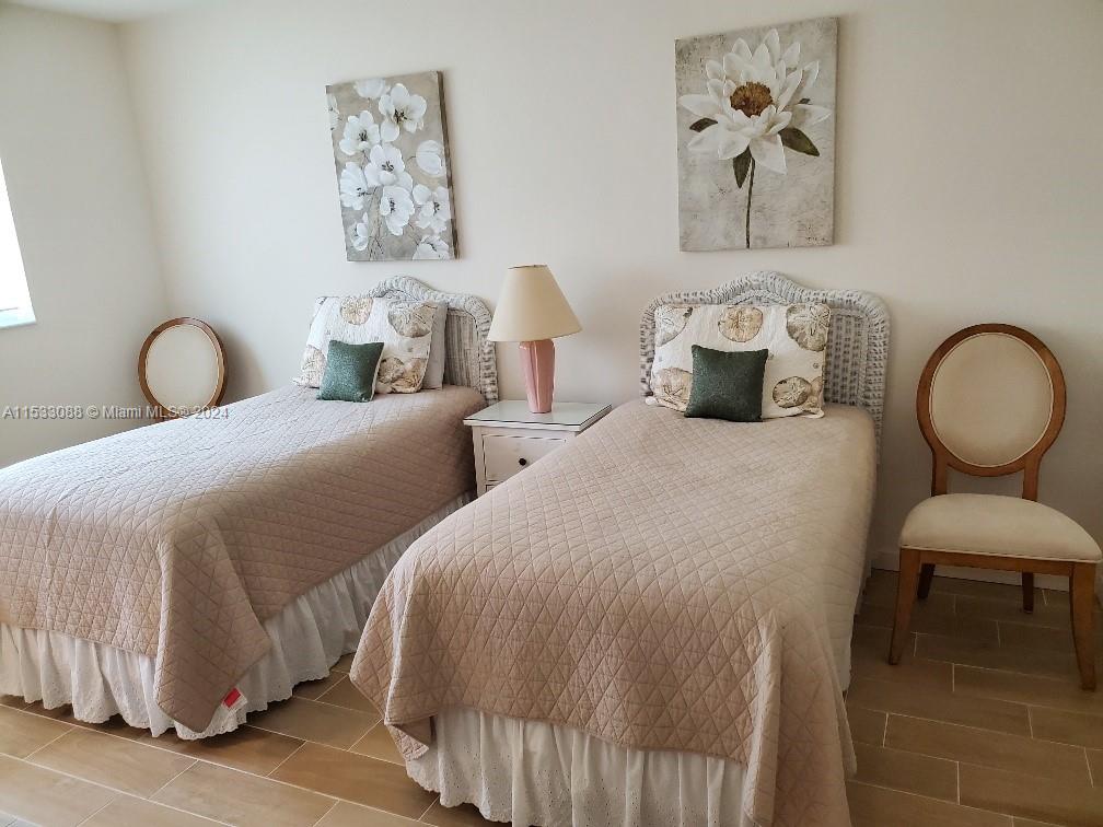 440 Paradise Isle Blvd 304, Hallandale Beach, Florida 33009, 2 Bedrooms Bedrooms, ,2 BathroomsBathrooms,Residential,For Sale,440 Paradise Isle Blvd 304,A11533088