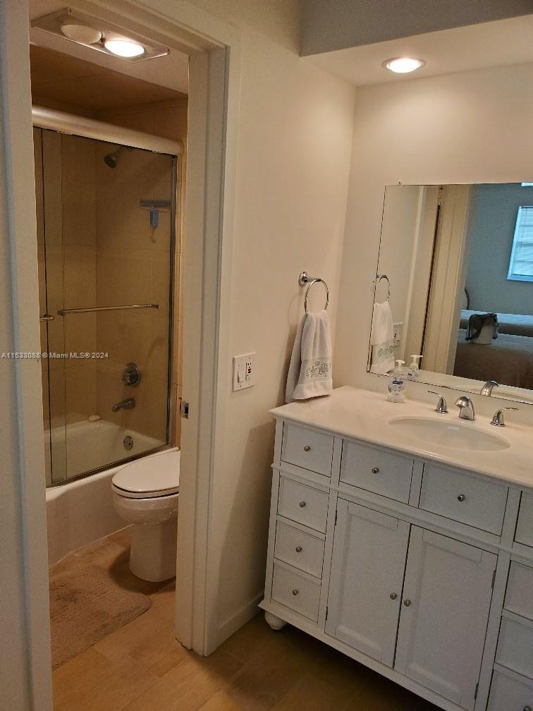 440 Paradise Isle Blvd 304, Hallandale Beach, Florida 33009, 2 Bedrooms Bedrooms, ,2 BathroomsBathrooms,Residential,For Sale,440 Paradise Isle Blvd 304,A11533088