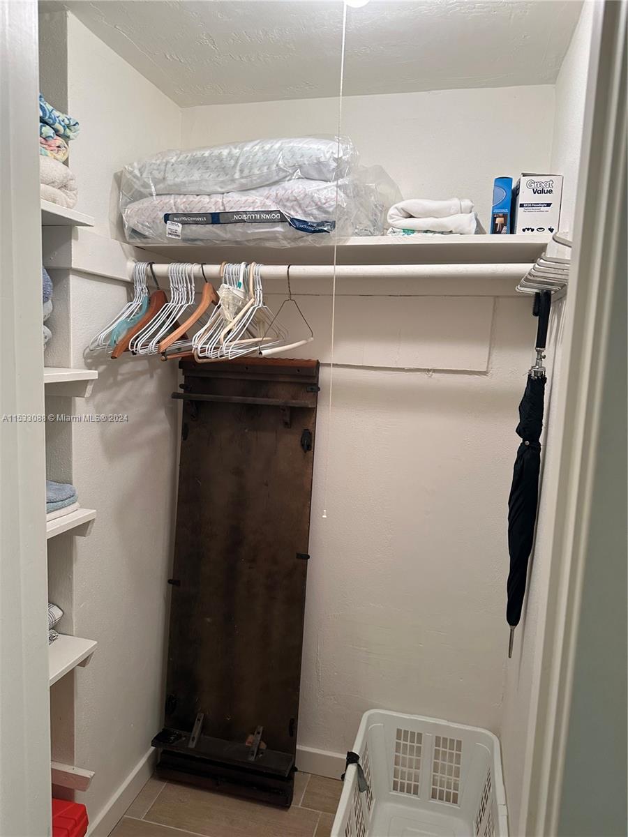 440 Paradise Isle Blvd 304, Hallandale Beach, Florida 33009, 2 Bedrooms Bedrooms, ,2 BathroomsBathrooms,Residential,For Sale,440 Paradise Isle Blvd 304,A11533088