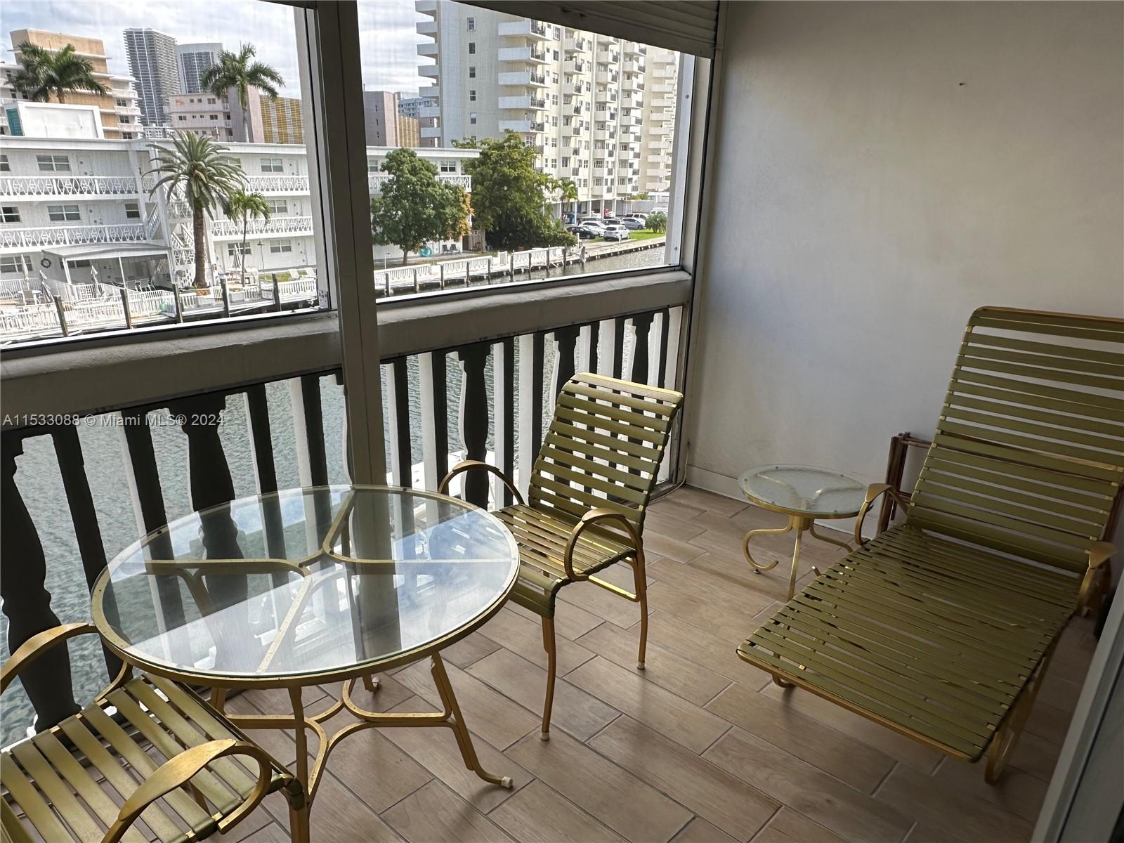 440 Paradise Isle Blvd 304, Hallandale Beach, Florida 33009, 2 Bedrooms Bedrooms, ,2 BathroomsBathrooms,Residential,For Sale,440 Paradise Isle Blvd 304,A11533088