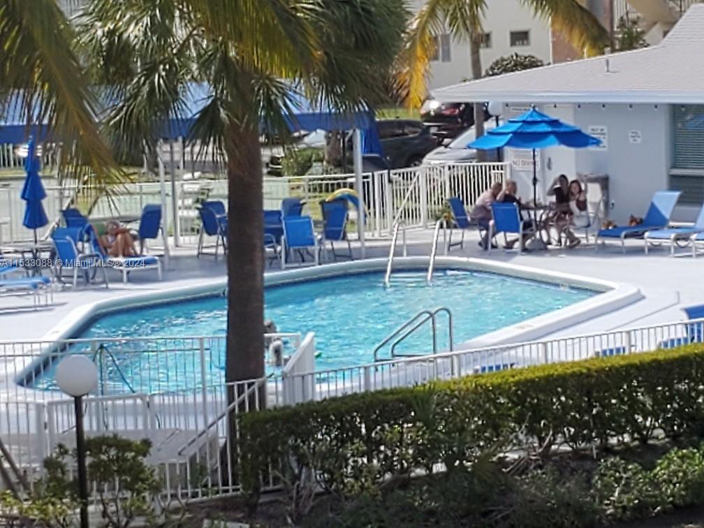 440 Paradise Isle Blvd 304, Hallandale Beach, Florida 33009, 2 Bedrooms Bedrooms, ,2 BathroomsBathrooms,Residential,For Sale,440 Paradise Isle Blvd 304,A11533088