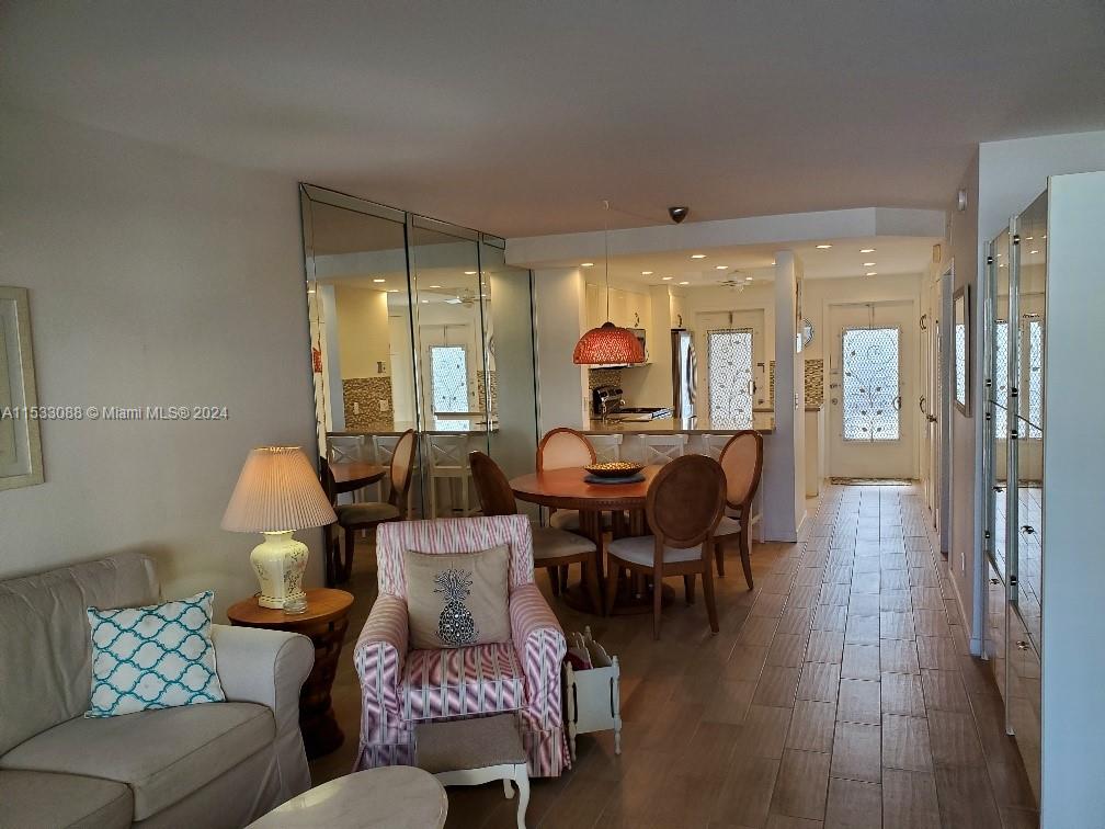 440 Paradise Isle Blvd 304, Hallandale Beach, Florida 33009, 2 Bedrooms Bedrooms, ,2 BathroomsBathrooms,Residential,For Sale,440 Paradise Isle Blvd 304,A11533088