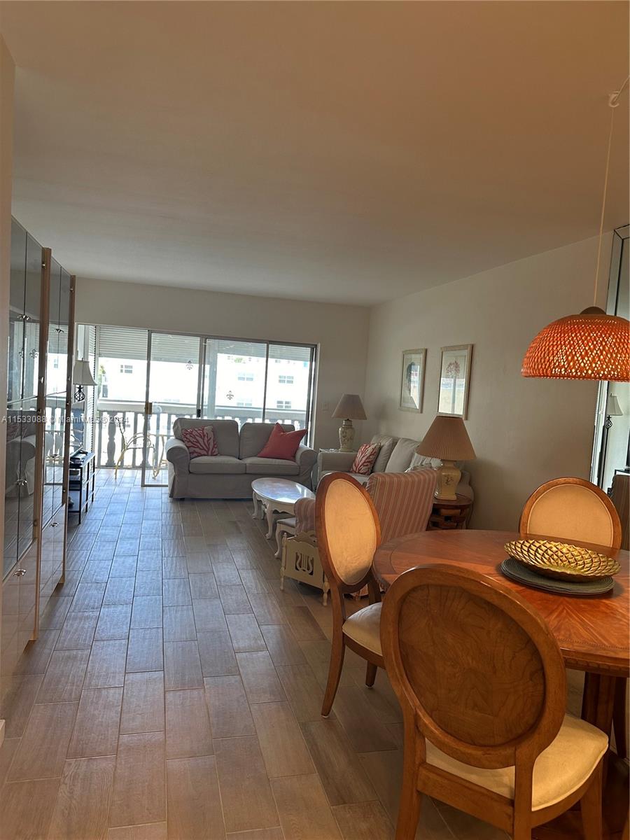 440 Paradise Isle Blvd 304, Hallandale Beach, Florida 33009, 2 Bedrooms Bedrooms, ,2 BathroomsBathrooms,Residential,For Sale,440 Paradise Isle Blvd 304,A11533088