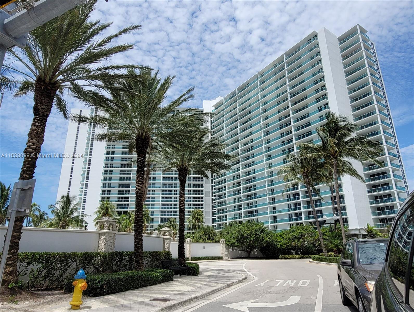 100 BAYVIEW DR, Sunny Isles Beach, FL, 33160 United States, 2 Bedrooms Bedrooms, ,2 BathroomsBathrooms,Residential,For Sale,BAYVIEW DR,A11533099