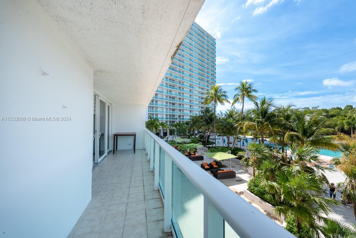 100 BAYVIEW DR, Sunny Isles Beach, FL, 33160 United States, 2 Bedrooms Bedrooms, ,2 BathroomsBathrooms,Residential,For Sale,BAYVIEW DR,A11533099