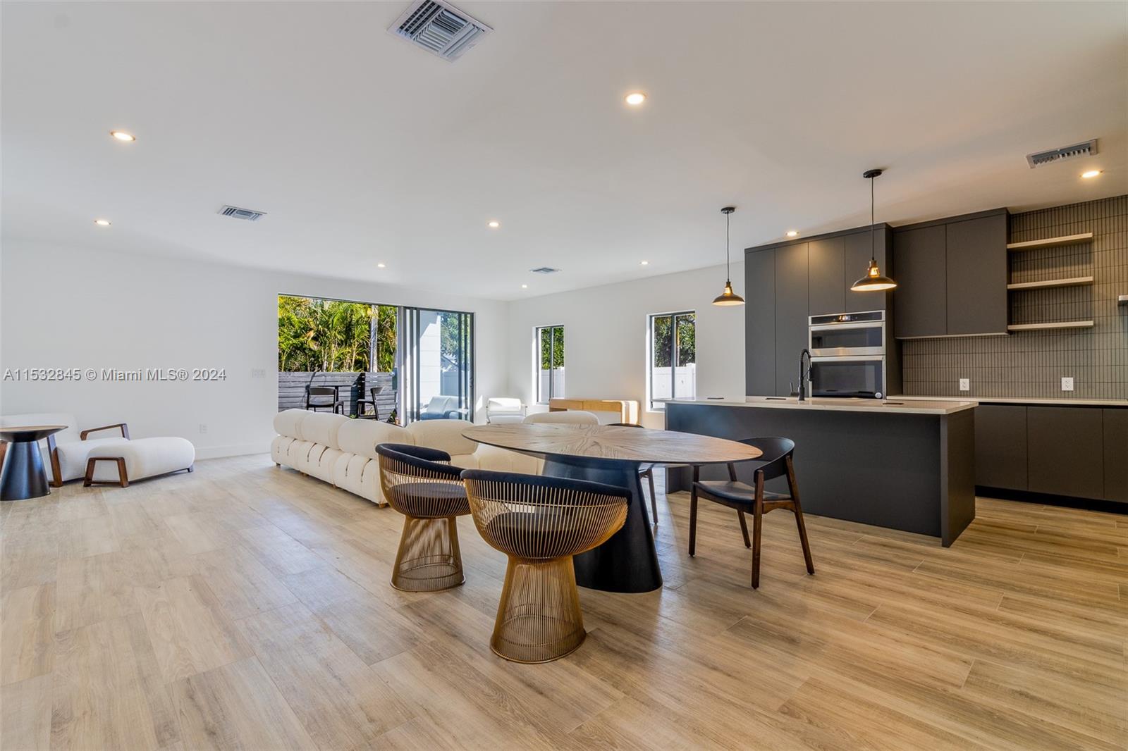 913 15th St, Fort Lauderdale, FL, 33304 United States, 4 Bedrooms Bedrooms, ,3 BathroomsBathrooms,Residential,For Sale,15th St,A11532845