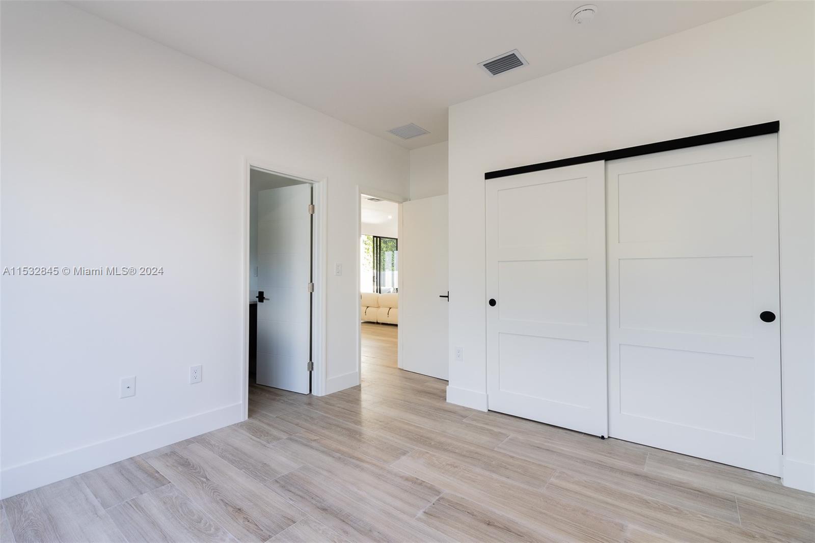 913 NE 15th St, Fort Lauderdale, Florida 33304, 4 Bedrooms Bedrooms, ,3 BathroomsBathrooms,Residential,For Sale,913 NE 15th St,A11532845