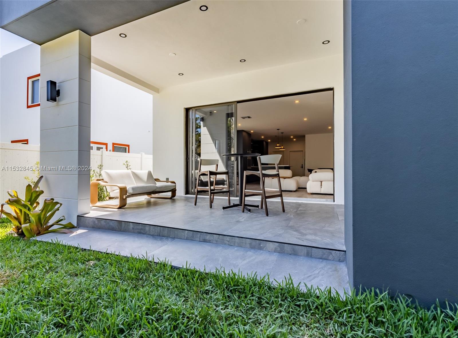 913 15th St, Fort Lauderdale, FL, 33304 United States, 4 Bedrooms Bedrooms, ,3 BathroomsBathrooms,Residential,For Sale,15th St,A11532845