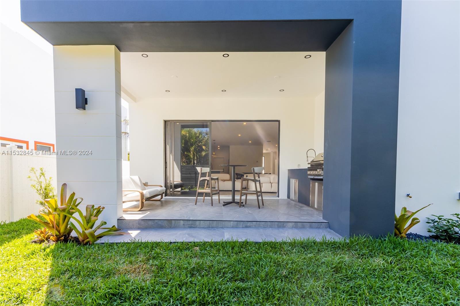 913 15th St, Fort Lauderdale, FL, 33304 United States, 4 Bedrooms Bedrooms, ,3 BathroomsBathrooms,Residential,For Sale,15th St,A11532845