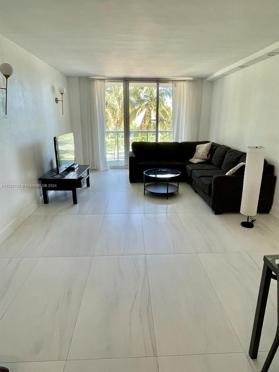 19380 Collins Ave, Sunny Isles Beach, FL, 33160 United States, 1 Bedroom Bedrooms, ,1 BathroomBathrooms,Residential,For Sale,Collins Ave,A11533138