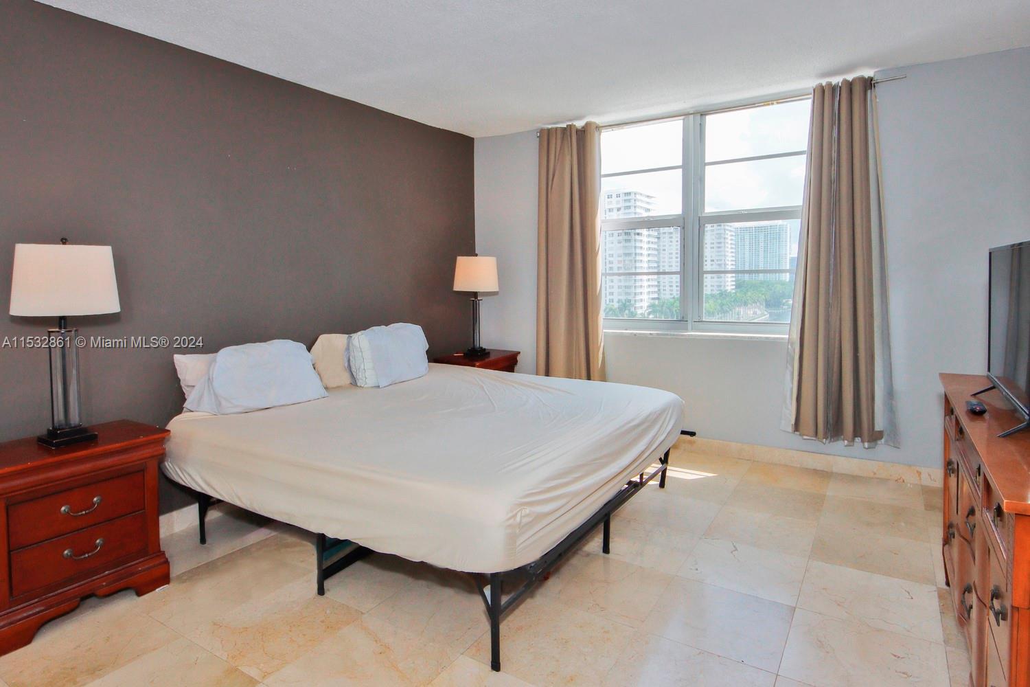 2750 183rd, Aventura, FL, 33160 United States, 2 Bedrooms Bedrooms, ,2 BathroomsBathrooms,Residential,For Sale,183rd,A11532861