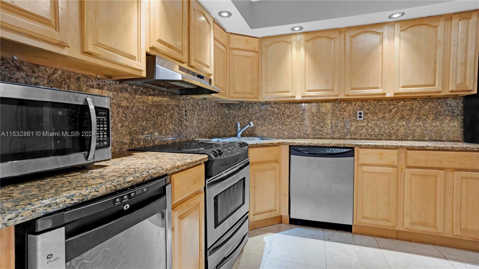 2750 183rd, Aventura, FL, 33160 United States, 2 Bedrooms Bedrooms, ,2 BathroomsBathrooms,Residential,For Sale,183rd,A11532861