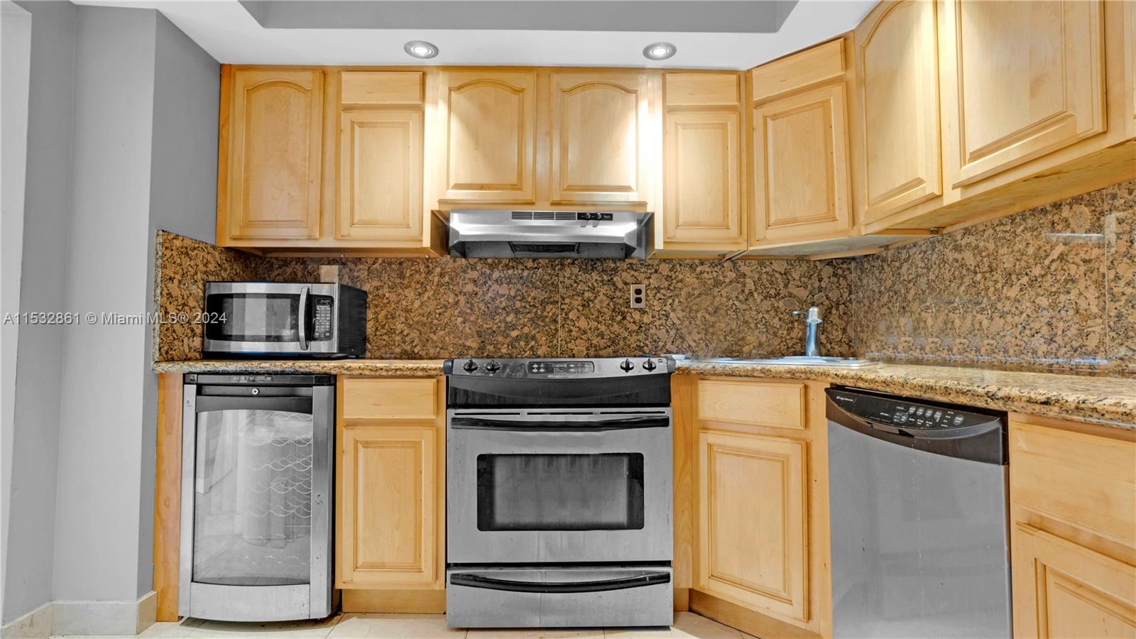 2750 183rd, Aventura, FL, 33160 United States, 2 Bedrooms Bedrooms, ,2 BathroomsBathrooms,Residential,For Sale,183rd,A11532861