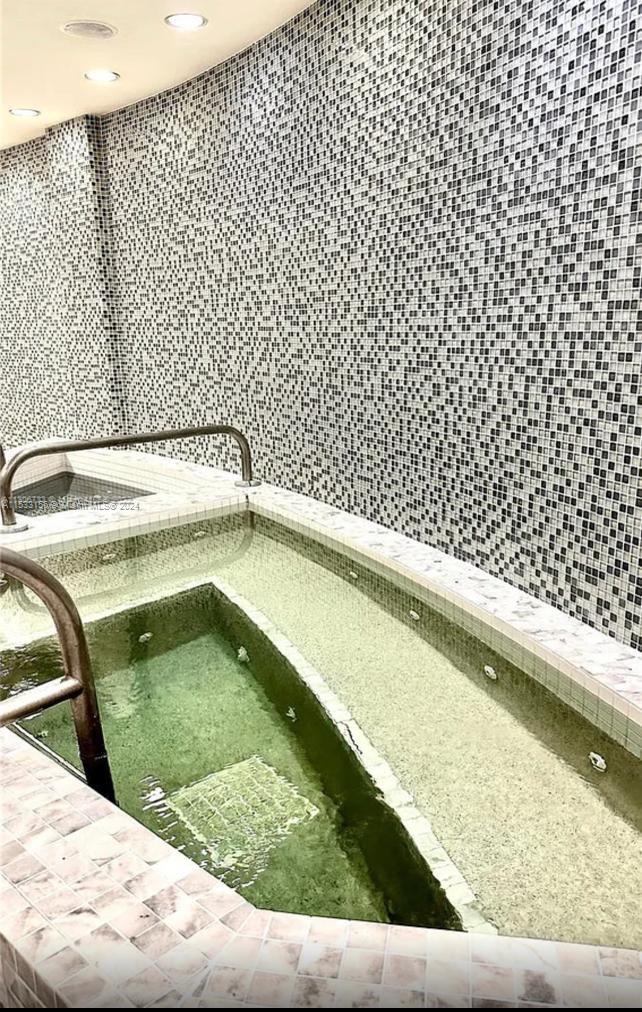 253 NE 2nd St 314, Miami, Florida 33132, 1 Bedroom Bedrooms, ,1 BathroomBathrooms,Residentiallease,For Rent,253 NE 2nd St 314,A11533156