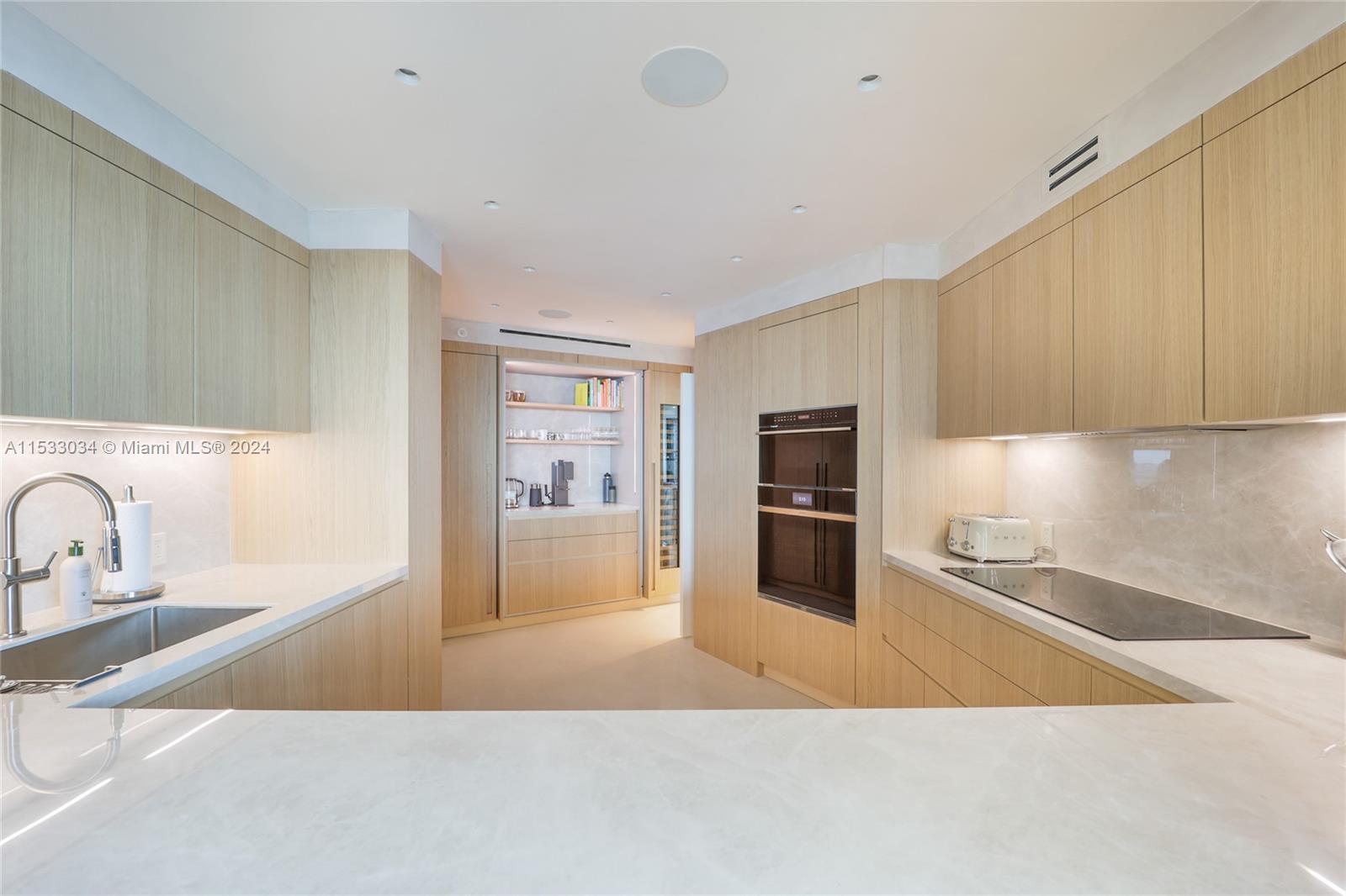 2127 Brickell Ave, Miami, FL, 33129 United States, 3 Bedrooms Bedrooms, ,3 BathroomsBathrooms,Residential,For Sale,Brickell Ave,A11533034