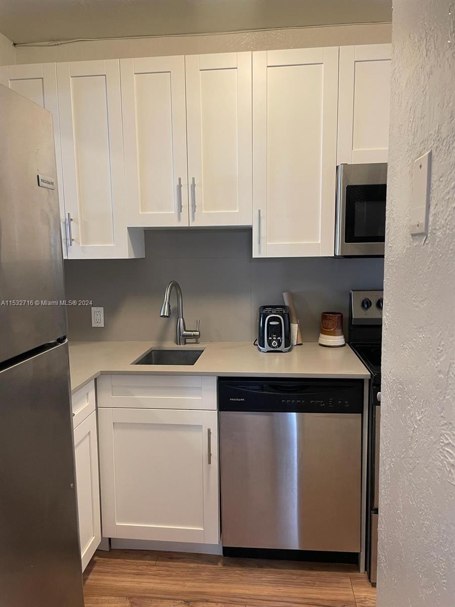 1455 N Treasure Dr 4E, North Bay Village, Florida 33141, 1 Bedroom Bedrooms, ,1 BathroomBathrooms,Residentiallease,For Rent,1455 N Treasure Dr 4E,A11532716