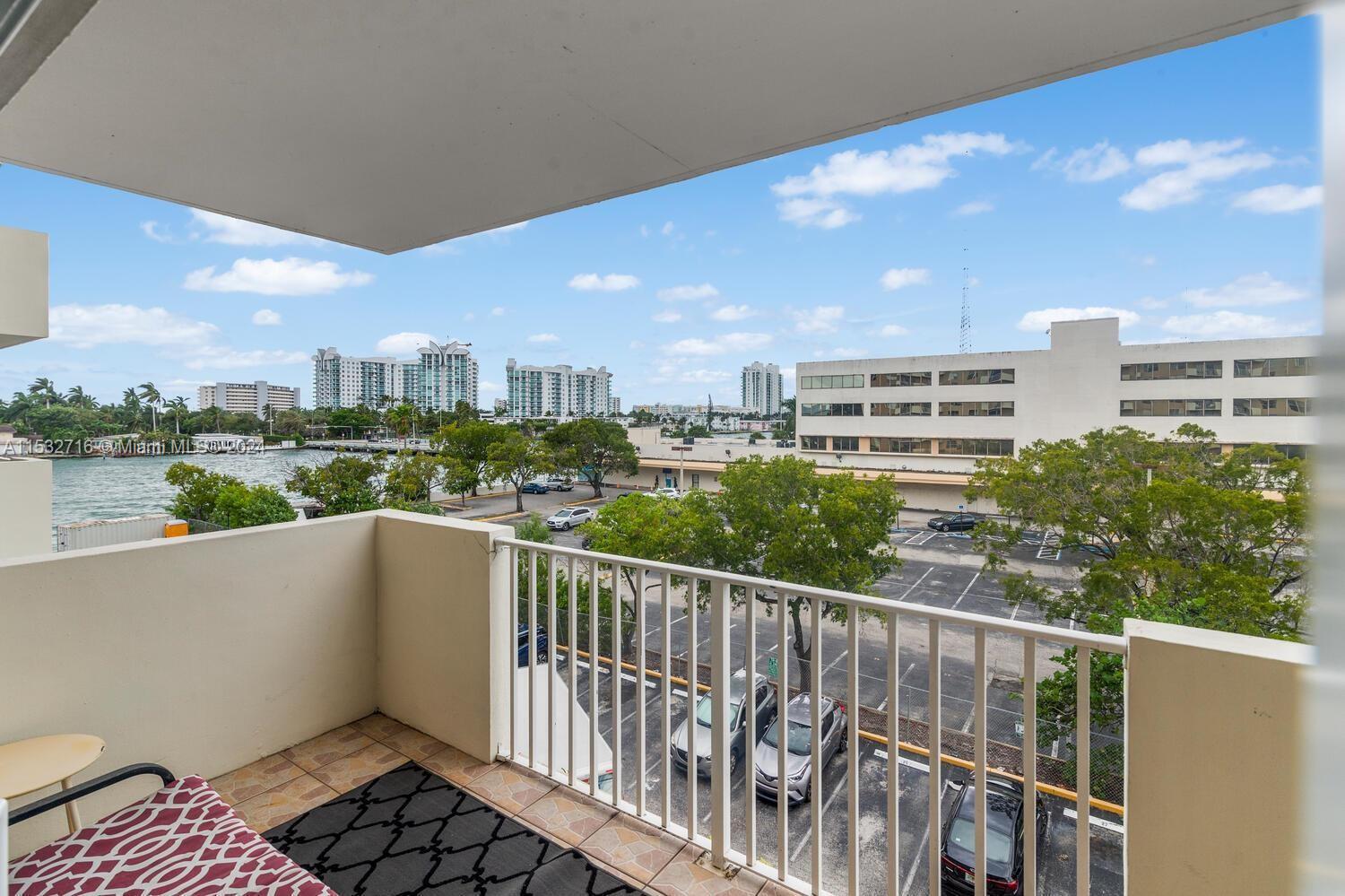 1455 N Treasure Dr 4E, North Bay Village, Florida 33141, 1 Bedroom Bedrooms, ,1 BathroomBathrooms,Residentiallease,For Rent,1455 N Treasure Dr 4E,A11532716