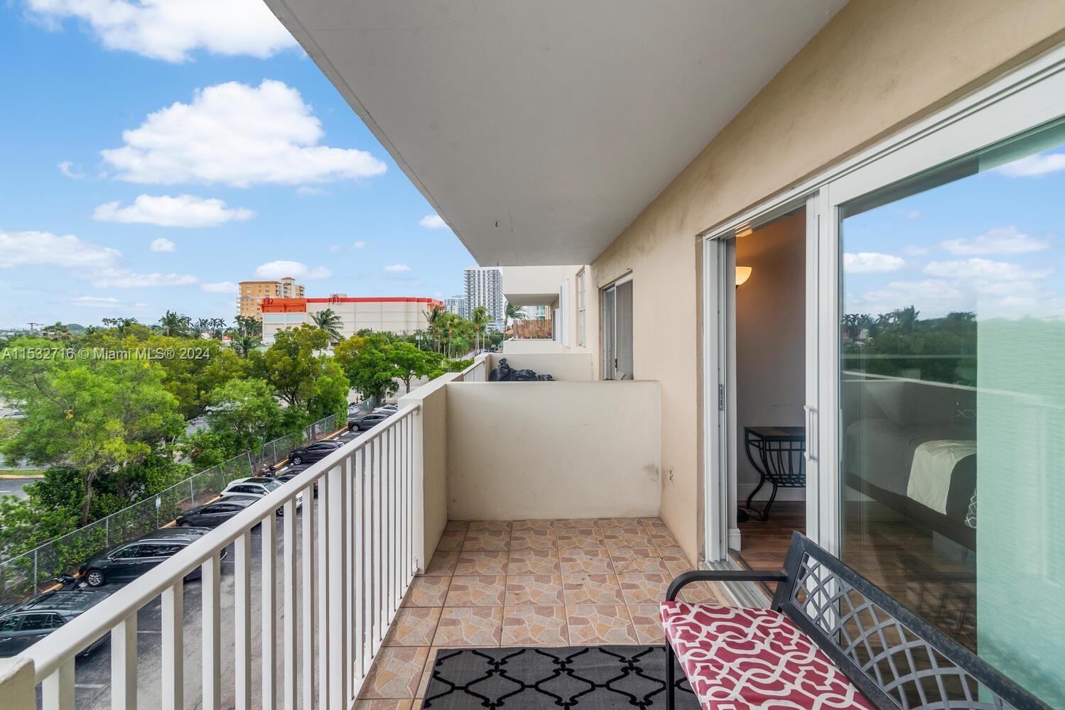 1455 N Treasure Dr 4E, North Bay Village, Florida 33141, 1 Bedroom Bedrooms, ,1 BathroomBathrooms,Residentiallease,For Rent,1455 N Treasure Dr 4E,A11532716