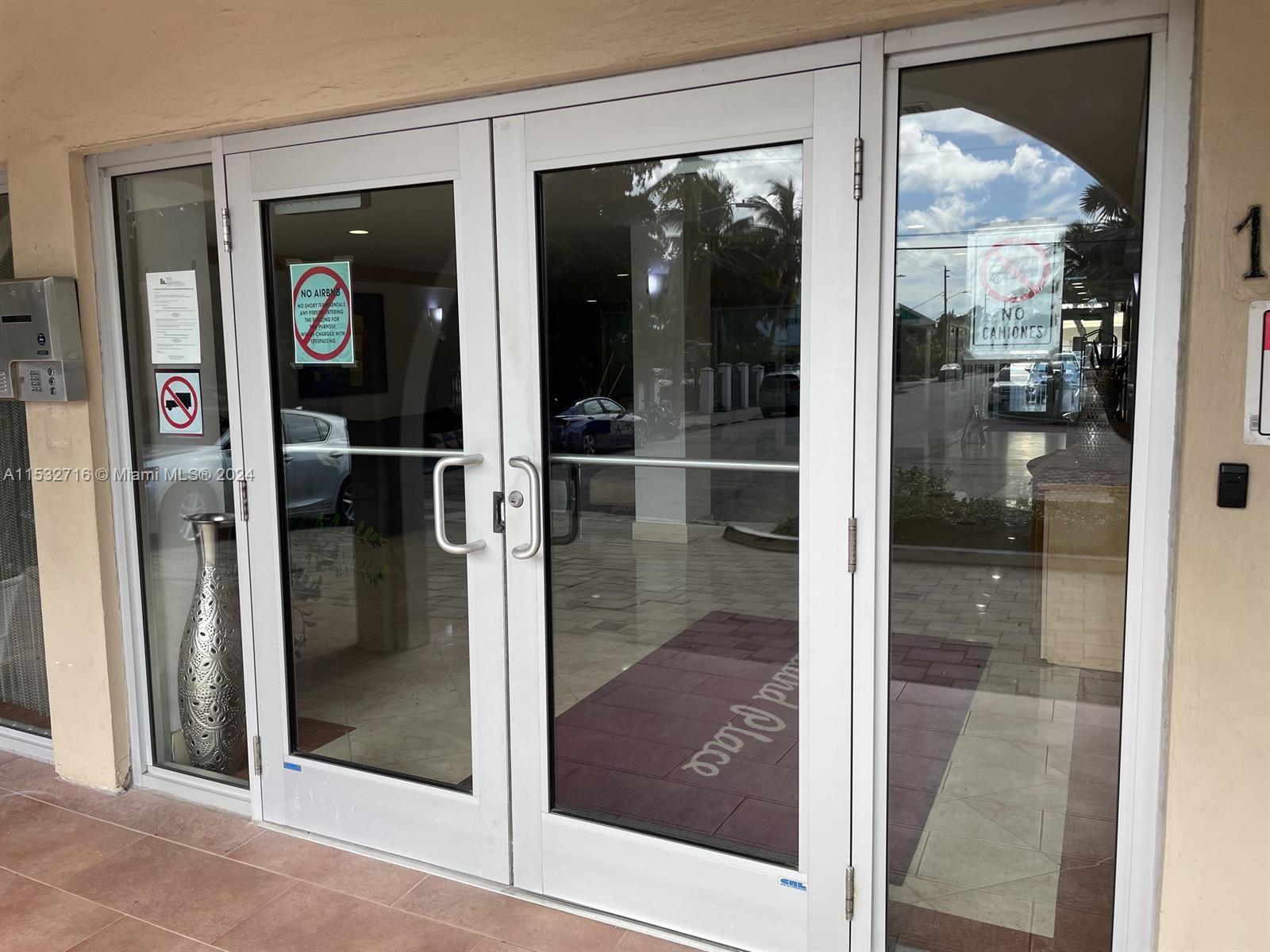 1455 N Treasure Dr 4E, North Bay Village, Florida 33141, 1 Bedroom Bedrooms, ,1 BathroomBathrooms,Residentiallease,For Rent,1455 N Treasure Dr 4E,A11532716