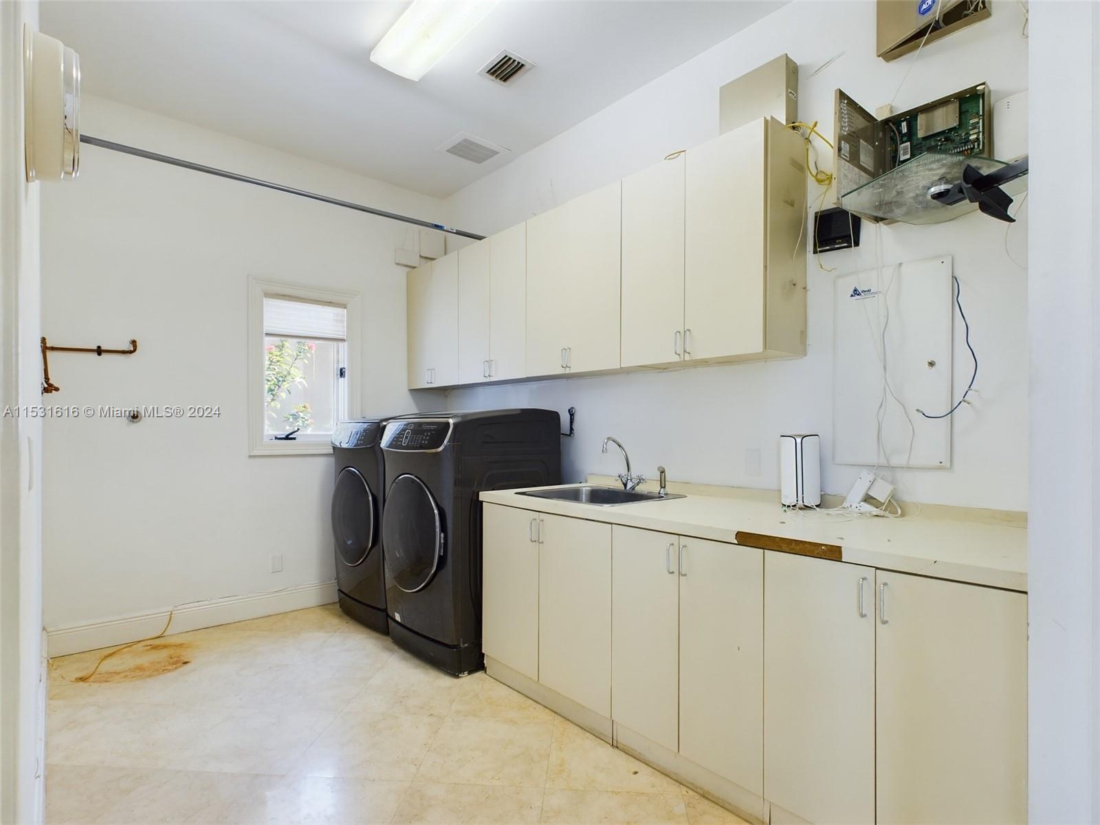 928 Tyler St, Hollywood, Florida 33019, 5 Bedrooms Bedrooms, ,5 BathroomsBathrooms,Residential,For Sale,928 Tyler St,A11531616