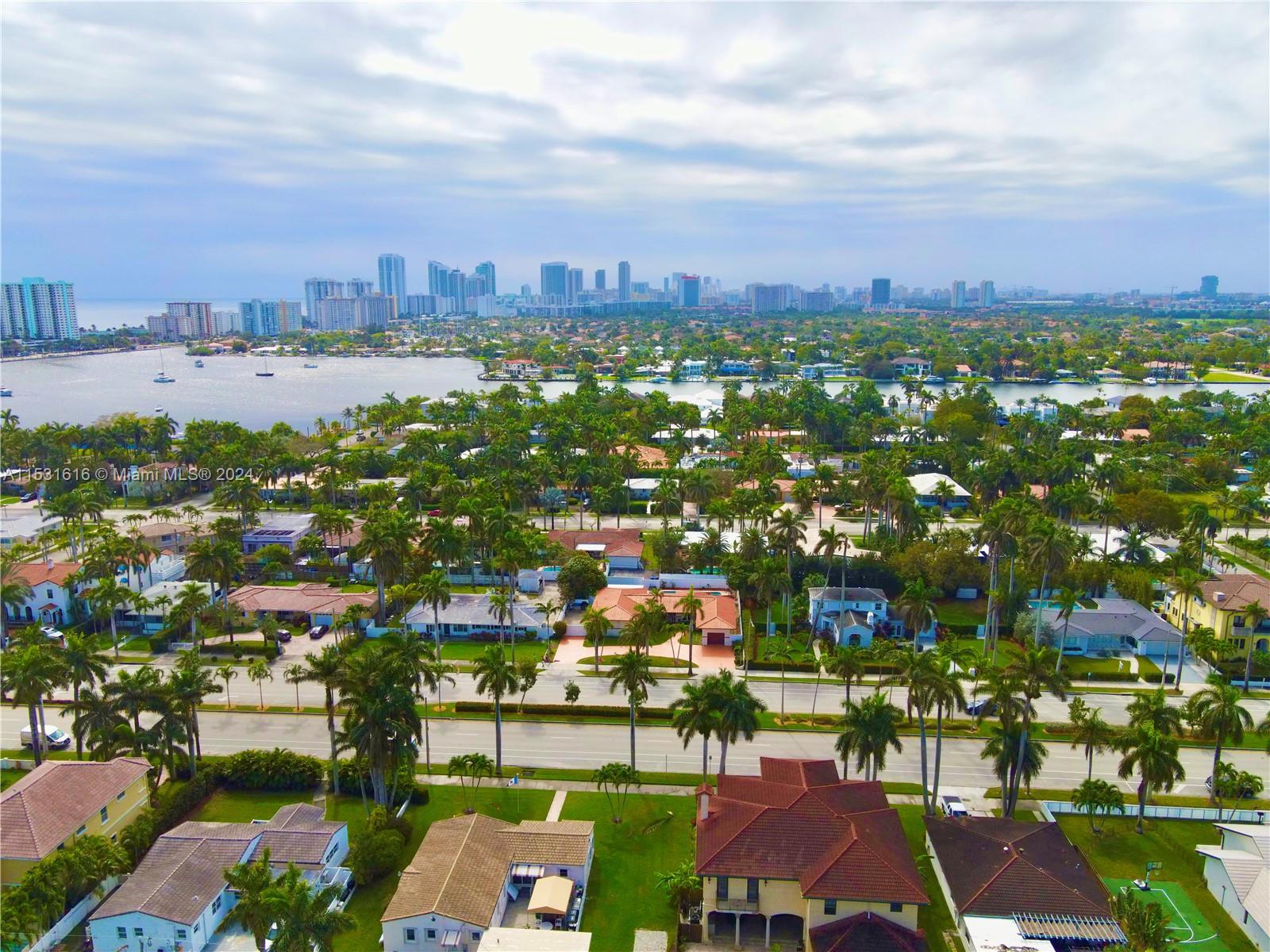 928 Tyler St, Hollywood, Florida 33019, 5 Bedrooms Bedrooms, ,5 BathroomsBathrooms,Residential,For Sale,928 Tyler St,A11531616