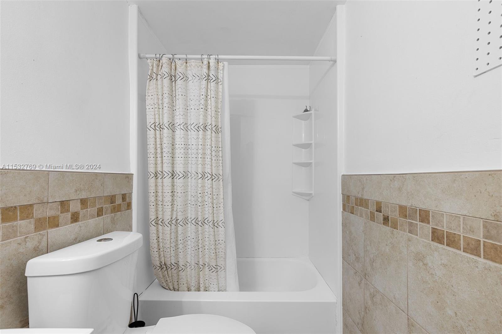 600 Layne Blvd 130, Hallandale Beach, Florida 33009, 1 Bedroom Bedrooms, ,1 BathroomBathrooms,Residentiallease,For Rent,600 Layne Blvd 130,A11532769