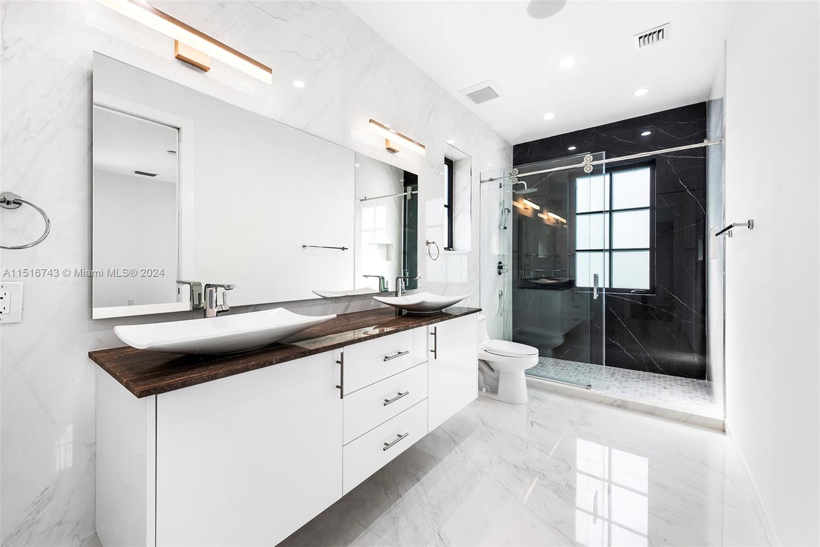 638 Escobar Ave, Coral Gables, FL, 33134 United States, 5 Bedrooms Bedrooms, ,4 BathroomsBathrooms,Residential,For Sale,Escobar Ave,A11516743