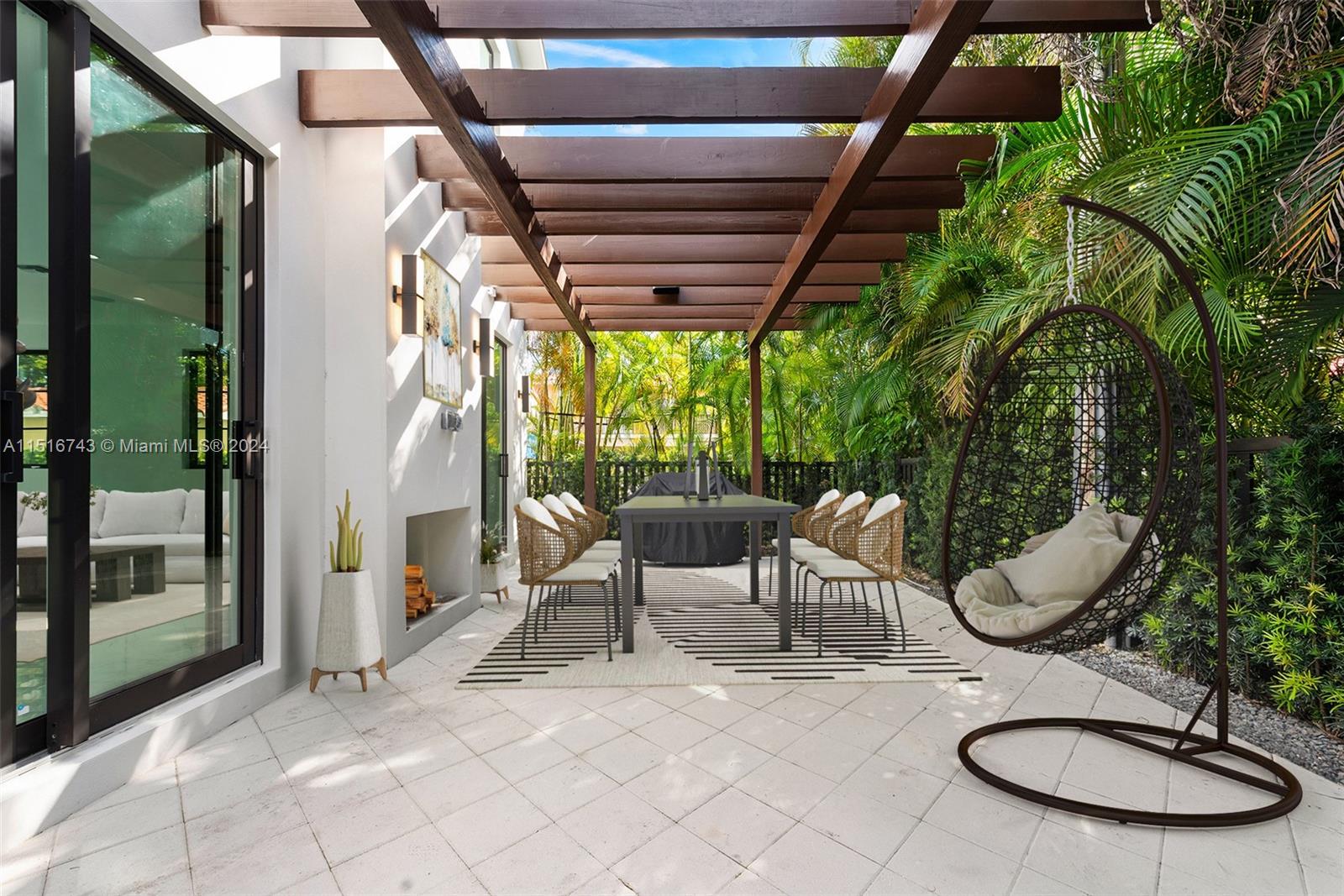 638 Escobar Ave, Coral Gables, Florida 33134, 5 Bedrooms Bedrooms, ,4 BathroomsBathrooms,Residential,For Sale,638 Escobar Ave,A11516743