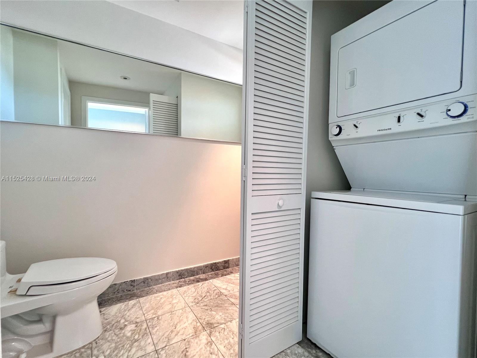 2000 Bay Dr 409, Miami Beach, Florida 33141, 2 Bedrooms Bedrooms, ,2 BathroomsBathrooms,Residentiallease,For Rent,2000 Bay Dr 409,A11525428