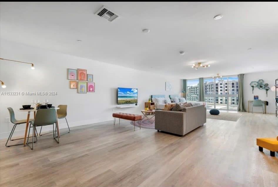 Miami, FL, 33180 United States, ,1 BathroomBathrooms,Residential,For Sale,A11533231