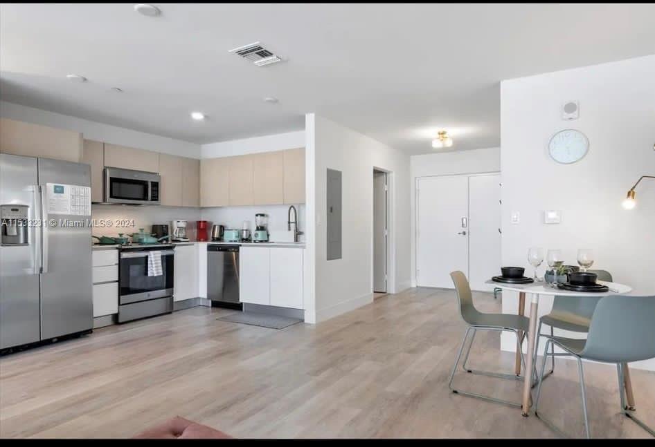 Miami, FL, 33180 United States, ,1 BathroomBathrooms,Residential,For Sale,A11533231