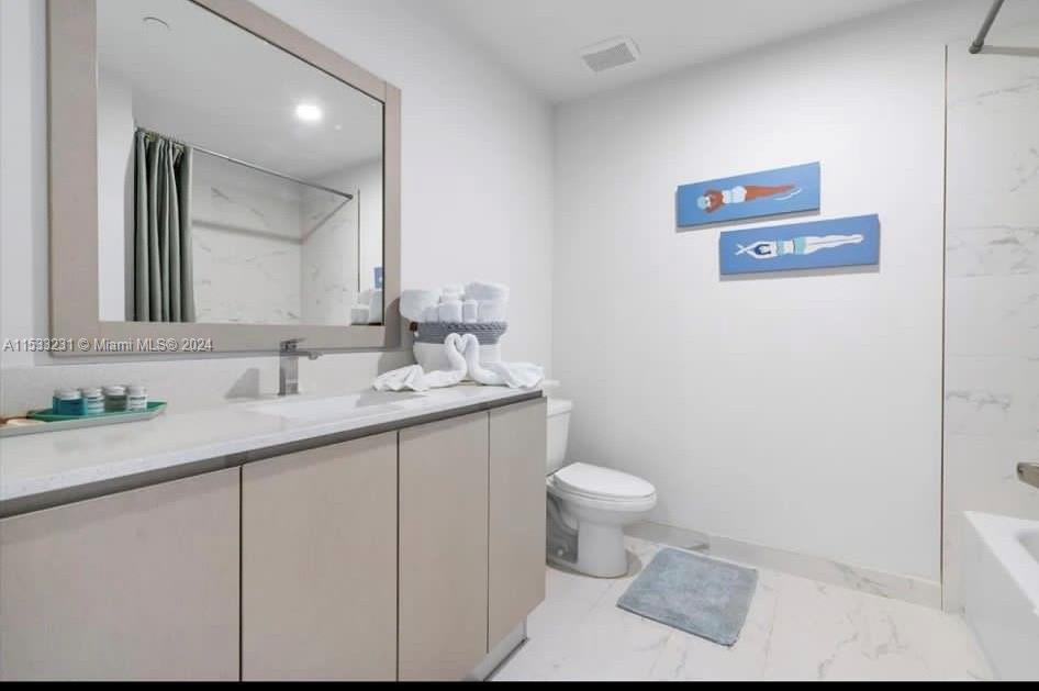 Miami, FL, 33180 United States, ,1 BathroomBathrooms,Residential,For Sale,A11533231