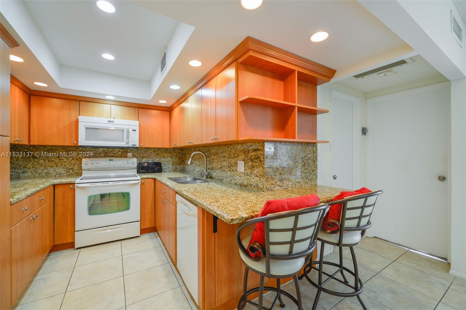 1980 S Ocean Dr 3A, Hallandale Beach, Florida 33009, 1 Bedroom Bedrooms, ,1 BathroomBathrooms,Residential,For Sale,1980 S Ocean Dr 3A,A11532137