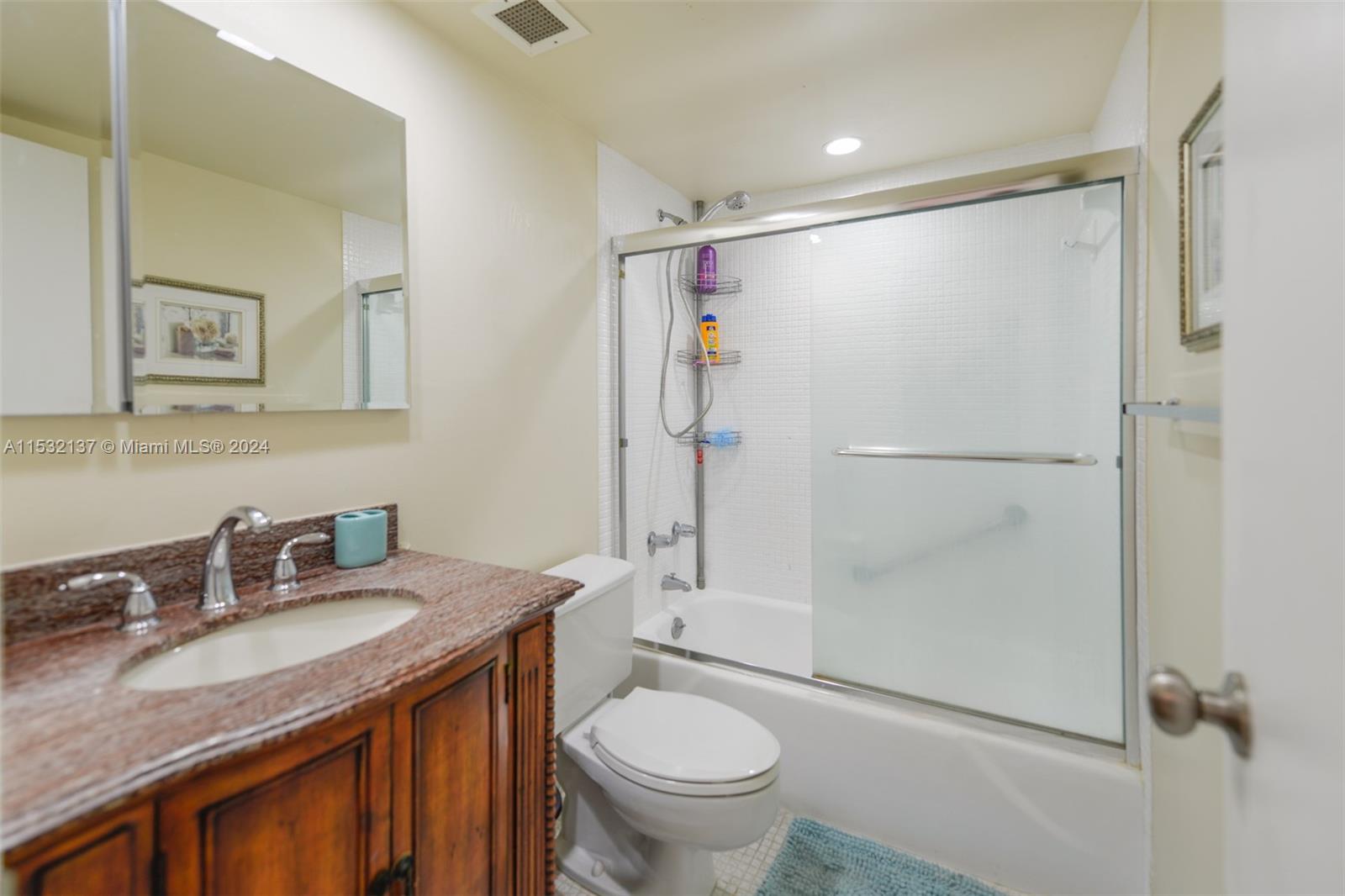 1980 S Ocean Dr 3A, Hallandale Beach, Florida 33009, 1 Bedroom Bedrooms, ,1 BathroomBathrooms,Residential,For Sale,1980 S Ocean Dr 3A,A11532137