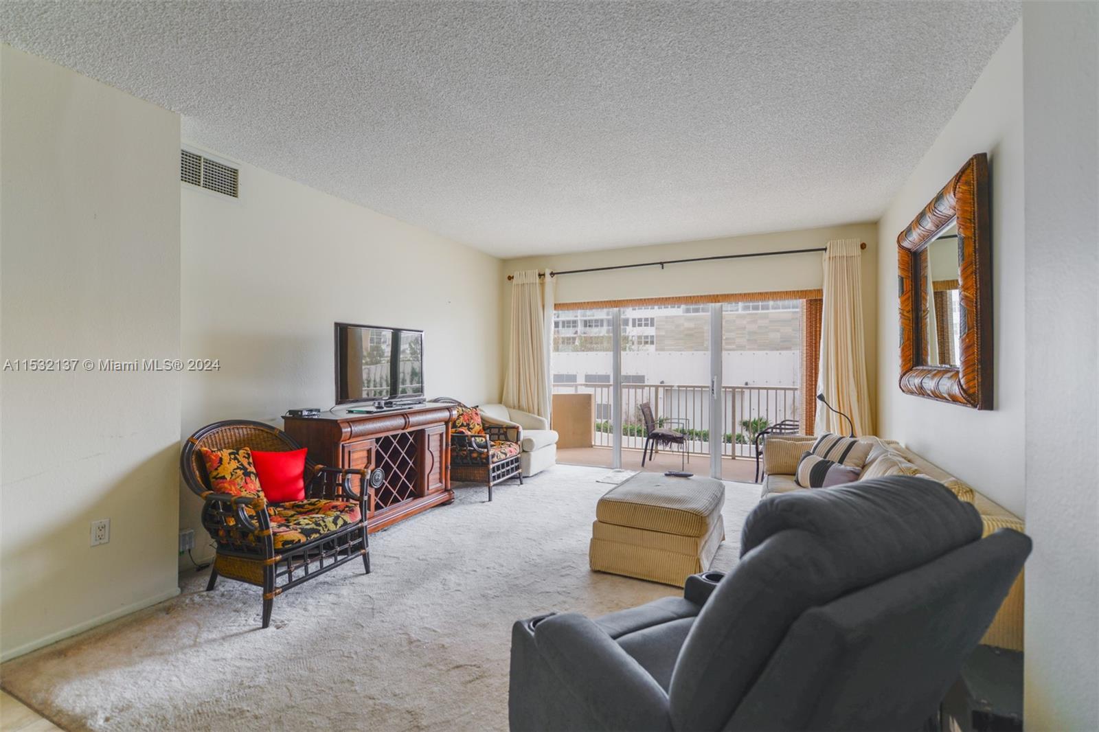 1980 S Ocean Dr 3A, Hallandale Beach, Florida 33009, 1 Bedroom Bedrooms, ,1 BathroomBathrooms,Residential,For Sale,1980 S Ocean Dr 3A,A11532137