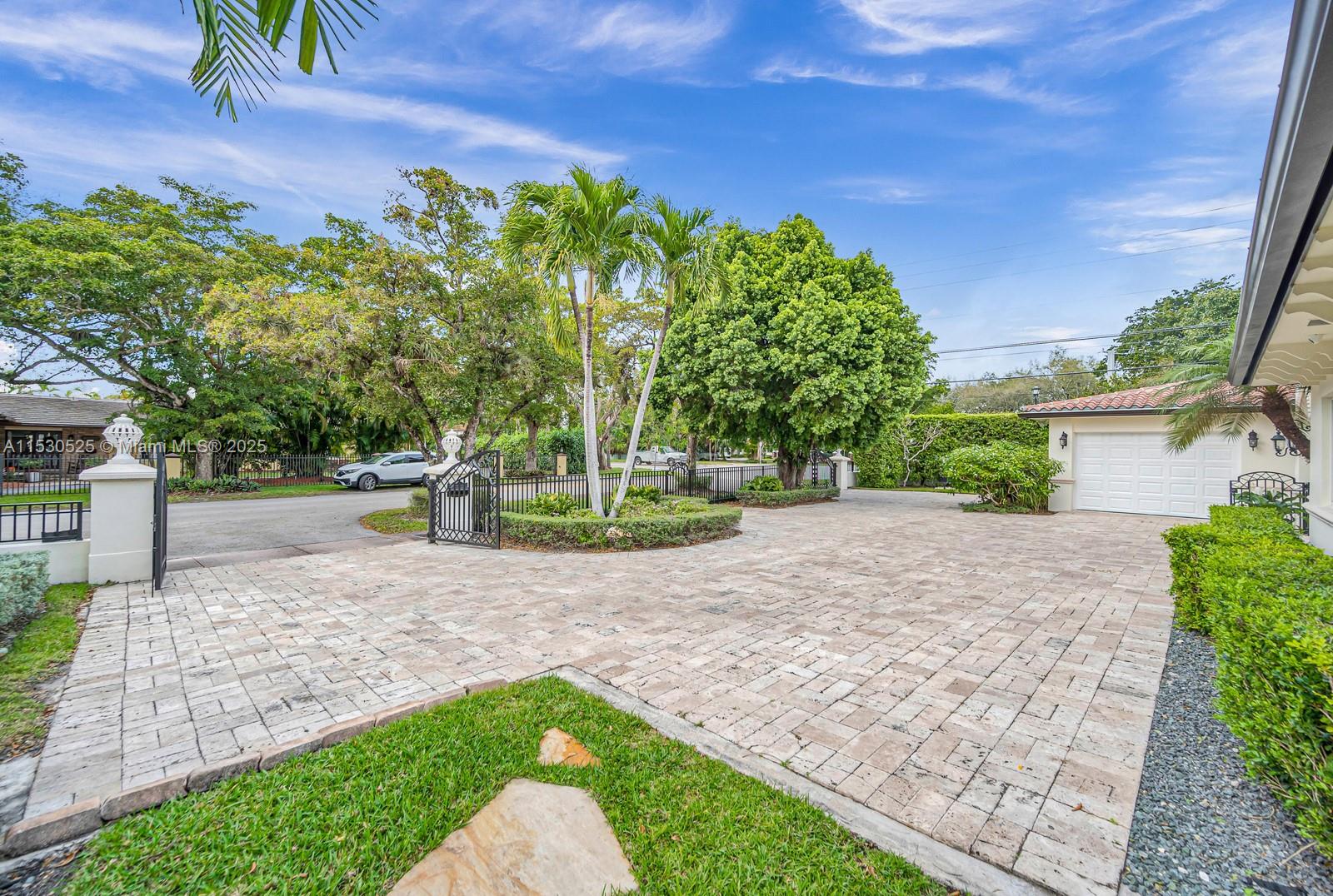 4001 Santa Maria St, Coral Gables, FL, 33146 United States, 5 Bedrooms Bedrooms, ,4 BathroomsBathrooms,Residential,For Sale,Santa Maria St,A11530525