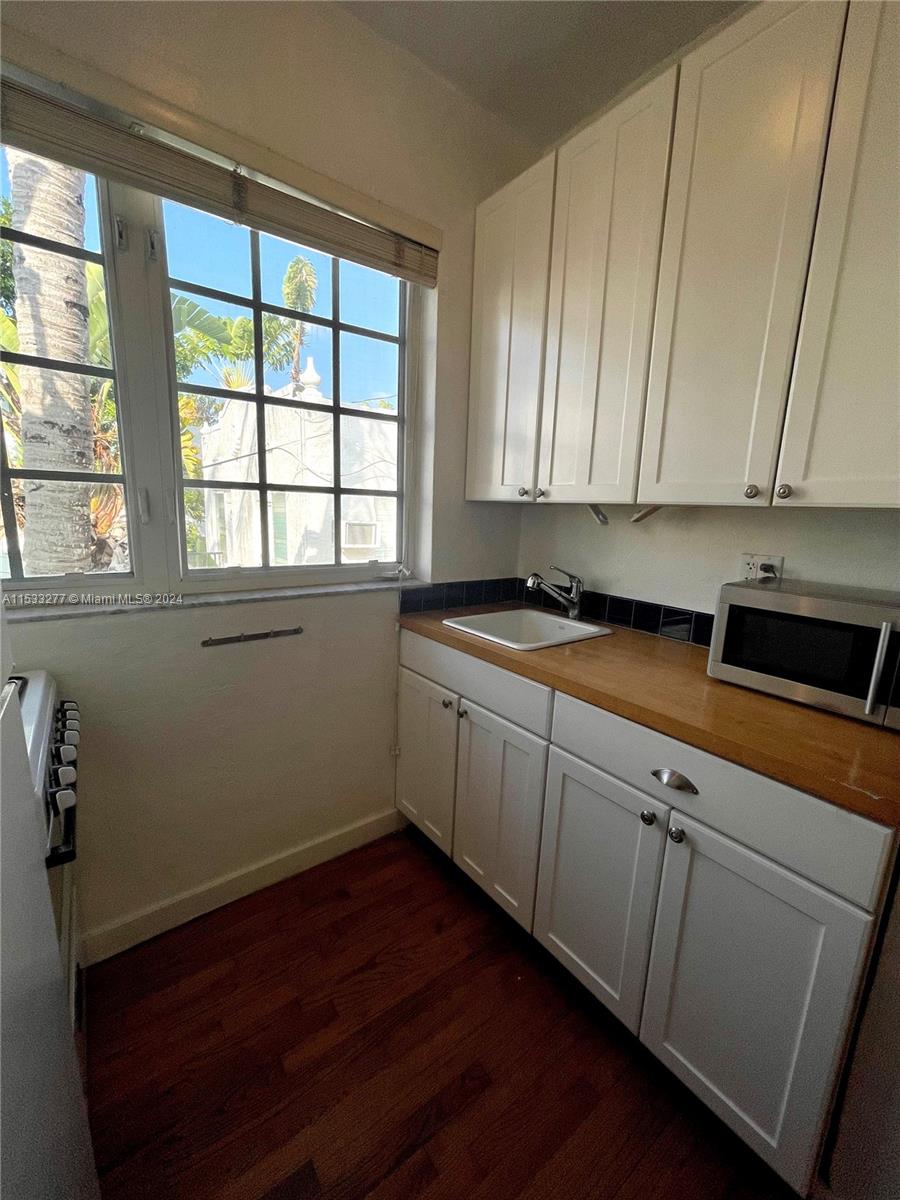 741 15th St 12, Miami Beach, Florida 33139, ,1 BathroomBathrooms,Residential,For Sale,741 15th St 12,A11533277