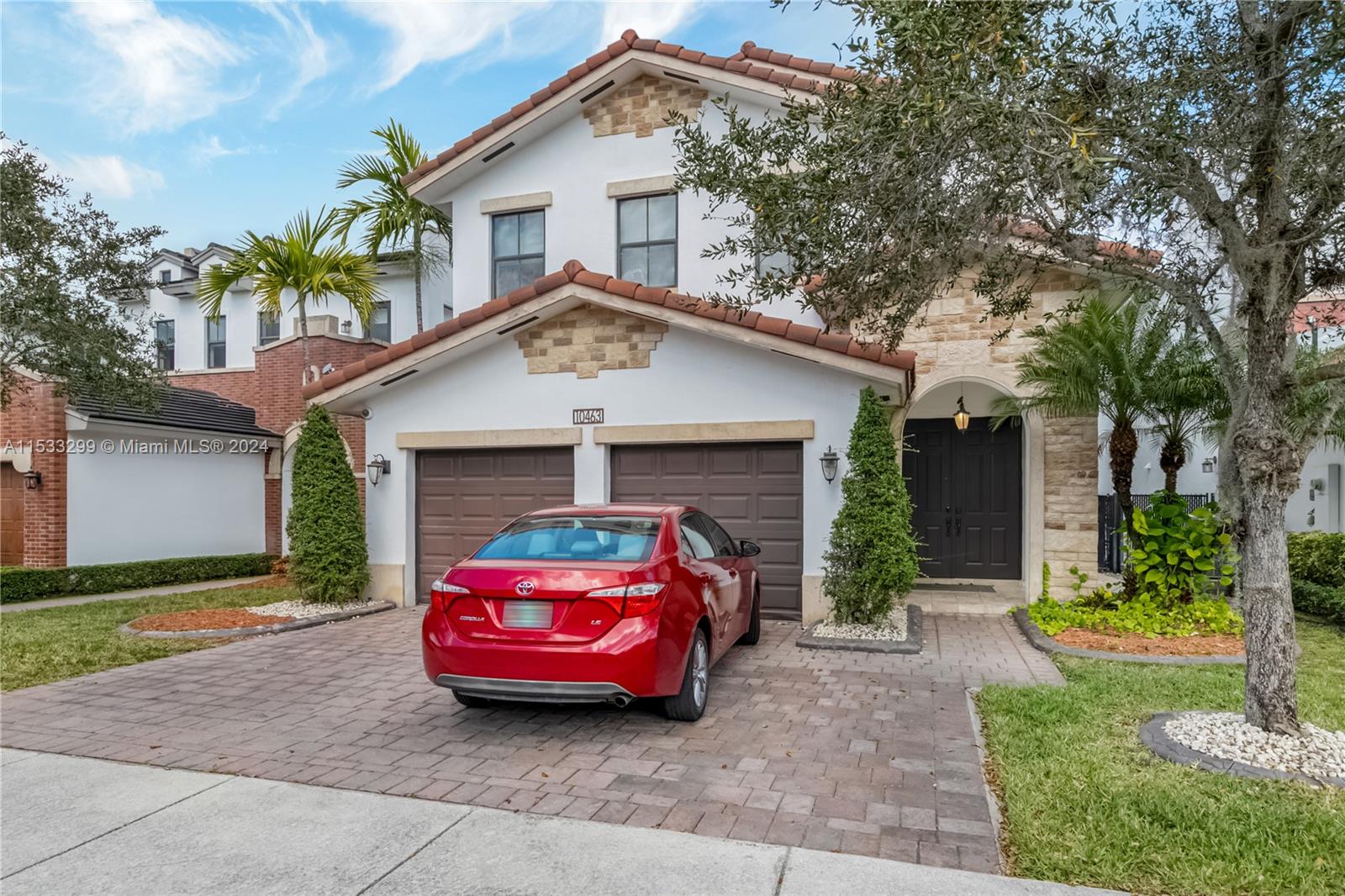 10463 NW 70th Ln, Doral, Florida 33178, 5 Bedrooms Bedrooms, ,5 BathroomsBathrooms,Residential,For Sale,10463 NW 70th Ln,A11533299
