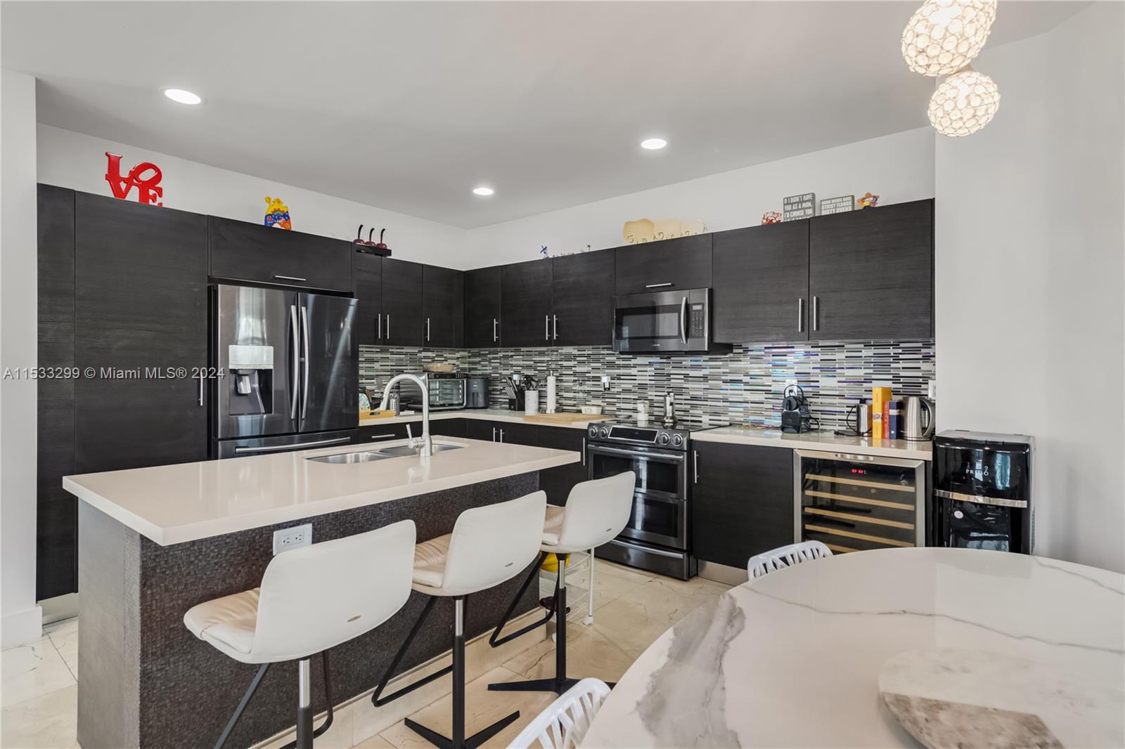 10463 NW 70th Ln, Doral, Florida 33178, 5 Bedrooms Bedrooms, ,5 BathroomsBathrooms,Residential,For Sale,10463 NW 70th Ln,A11533299