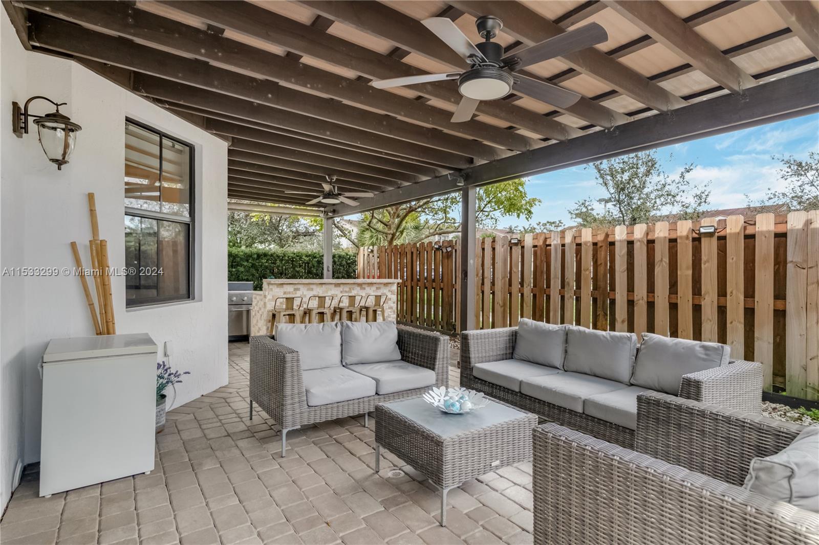 10463 NW 70th Ln, Doral, Florida 33178, 5 Bedrooms Bedrooms, ,5 BathroomsBathrooms,Residential,For Sale,10463 NW 70th Ln,A11533299