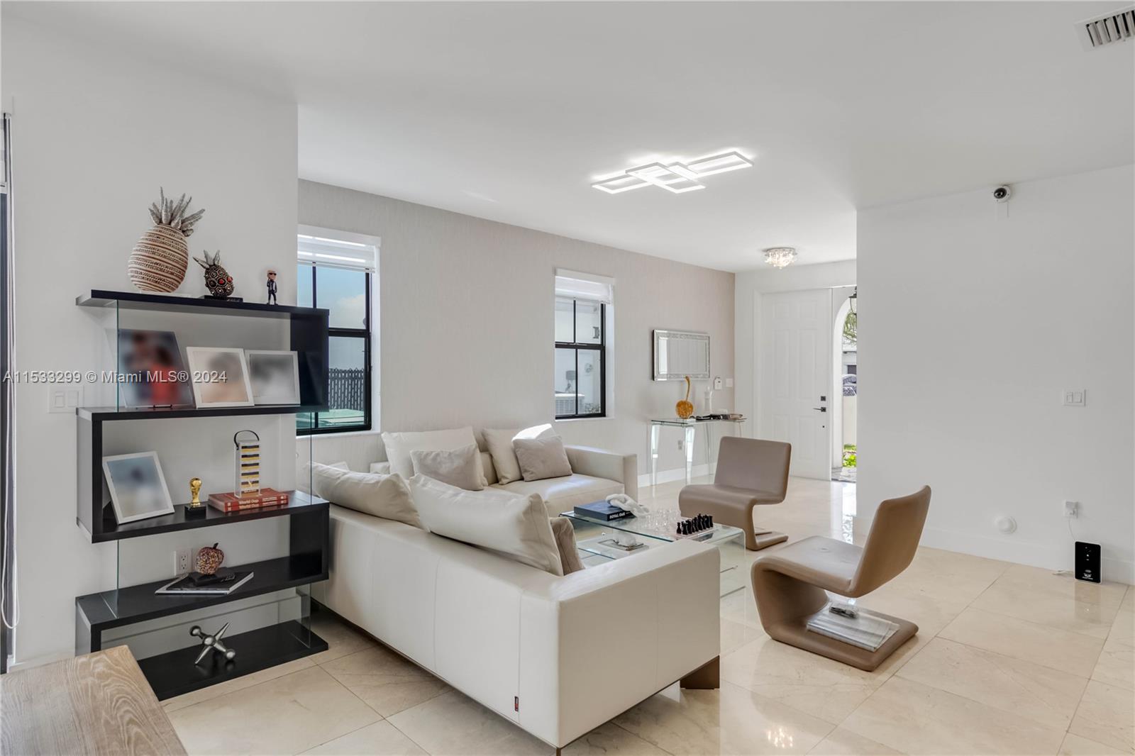 10463 NW 70th Ln, Doral, Florida 33178, 5 Bedrooms Bedrooms, ,5 BathroomsBathrooms,Residential,For Sale,10463 NW 70th Ln,A11533299